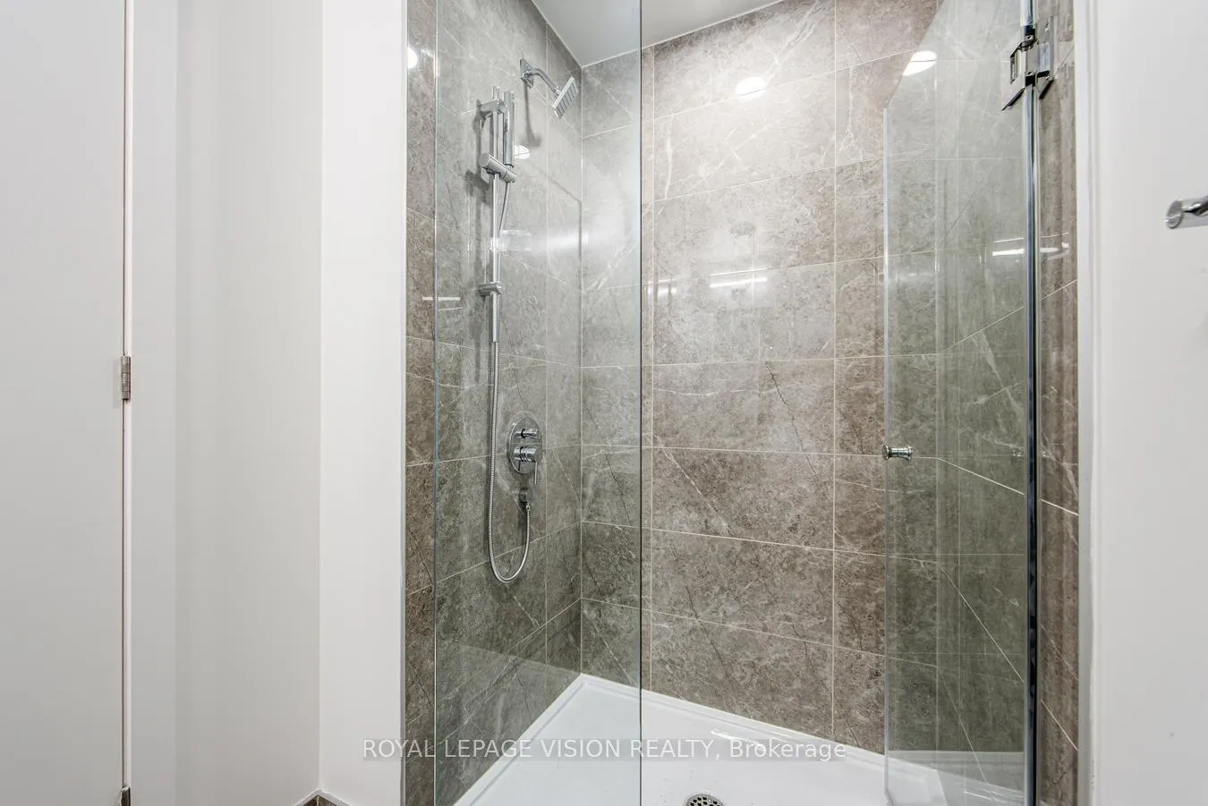 Photo 20 of Unit PH22, 9 Tecumseth Street, Toronto, Niagara — HOMEH