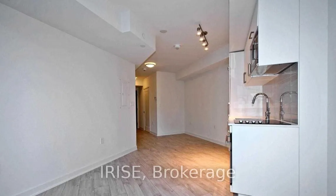 Photo 5 of Unit 601w, 27 Bathurst Street, Toronto, Waterfront Communities — HOMEH