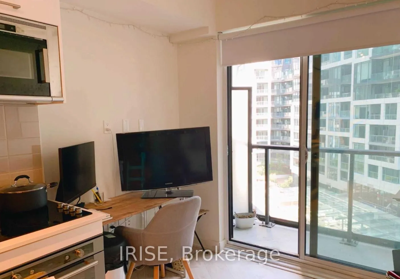 Photo 11 of Unit 601w, 27 Bathurst Street, Toronto, Waterfront Communities — HOMEH
