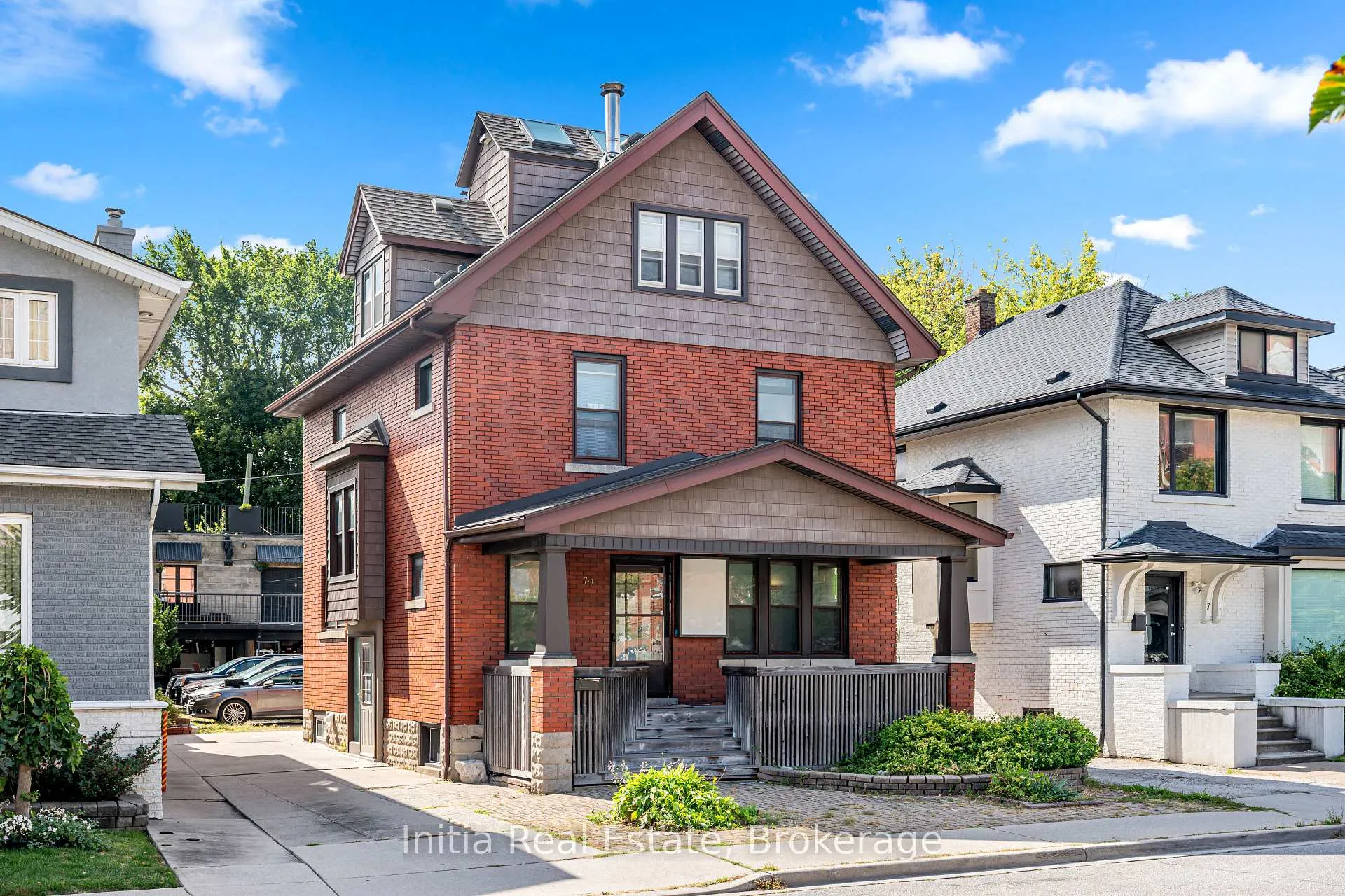 Photo 3 of 79 Giles Boulevard E, Windsor — HOMEH