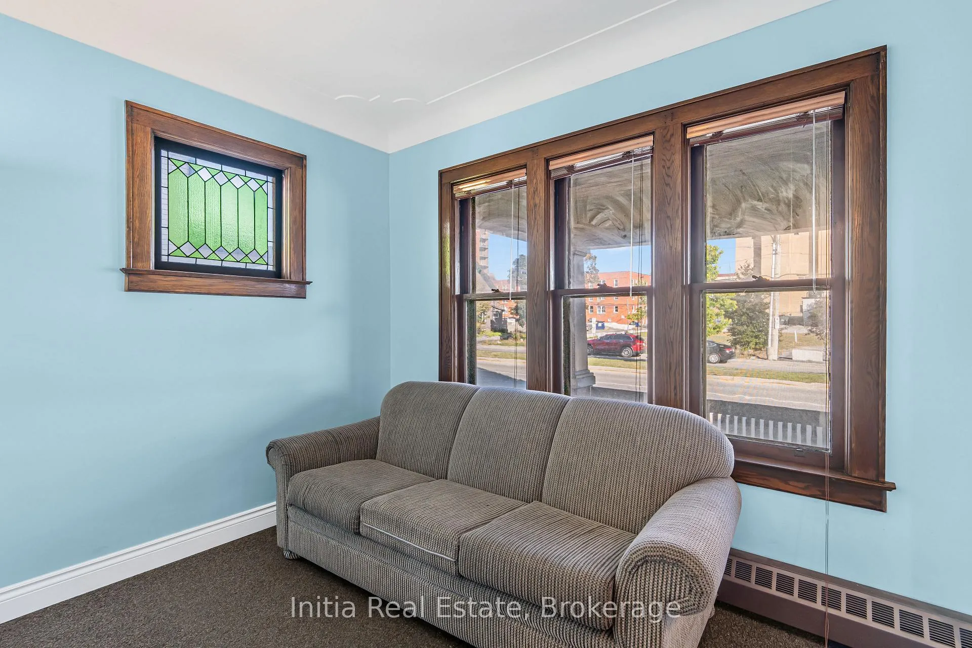 Photo 5 of 79 Giles Boulevard E, Windsor — HOMEH