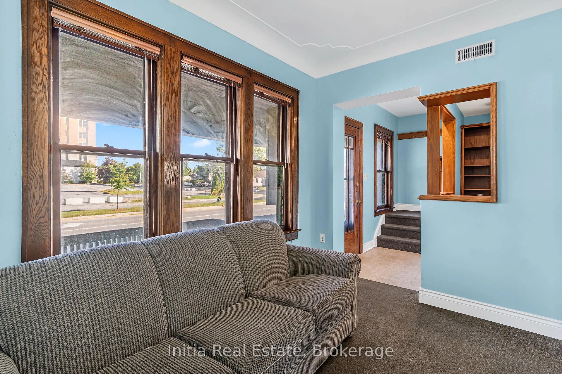 Photo 6 of 79 Giles Boulevard E, Windsor — HOMEH