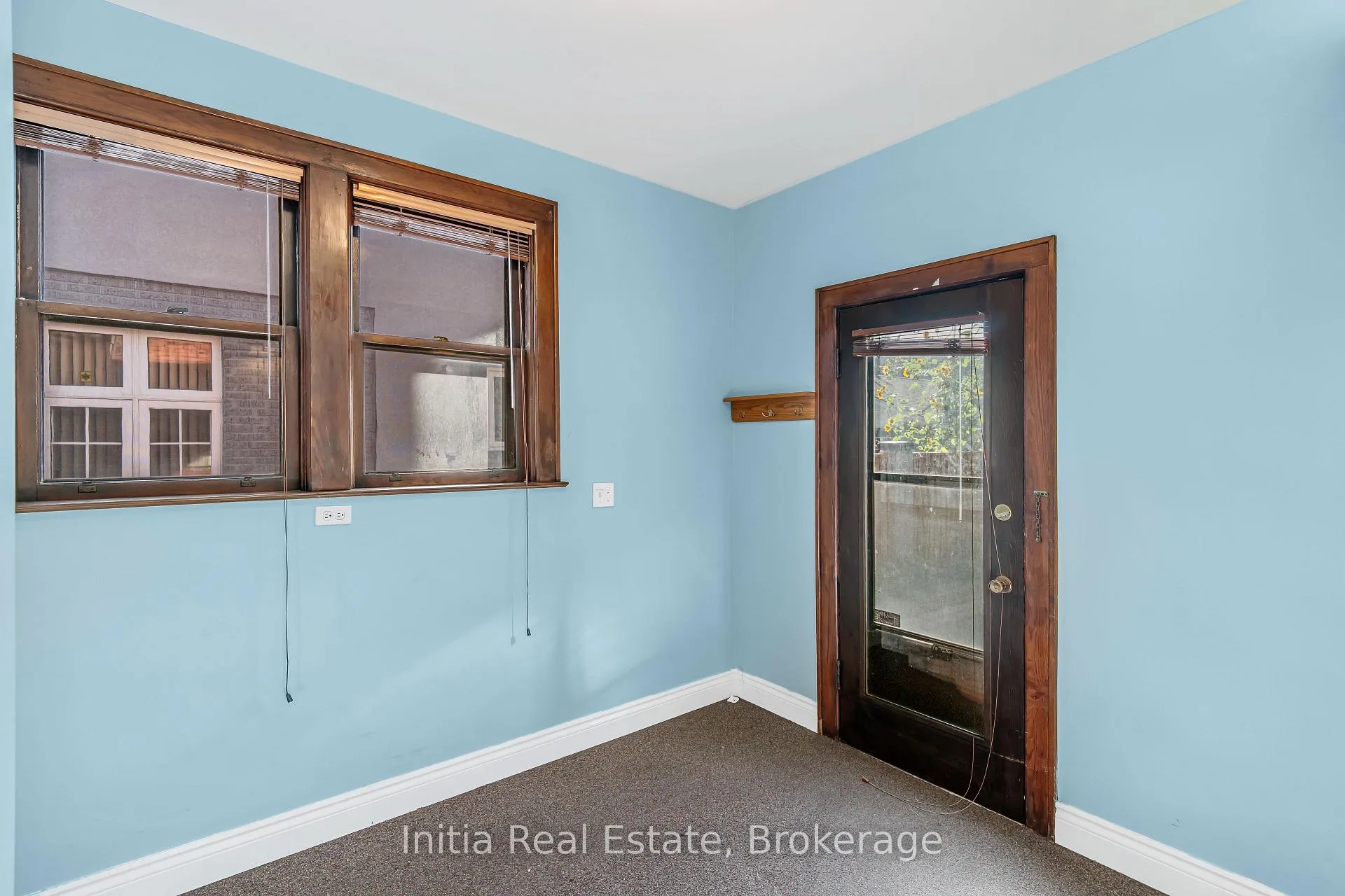 Photo 18 of 79 Giles Boulevard E, Windsor — HOMEH