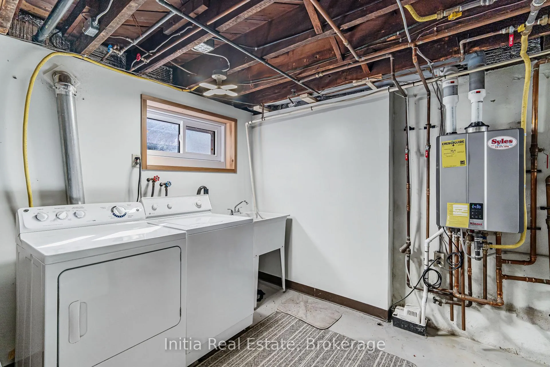 Photo 23 of 79 Giles Boulevard E, Windsor — HOMEH