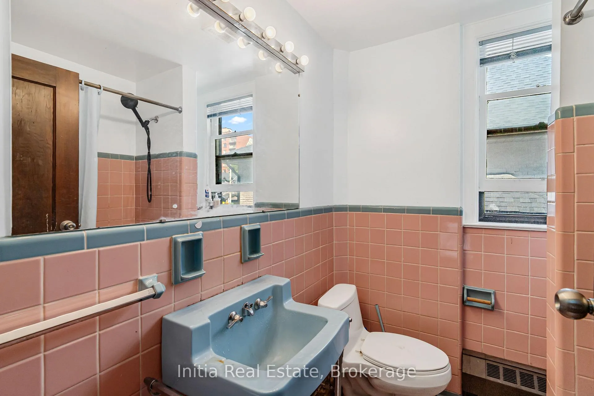 Photo 29 of 79 Giles Boulevard E, Windsor — HOMEH