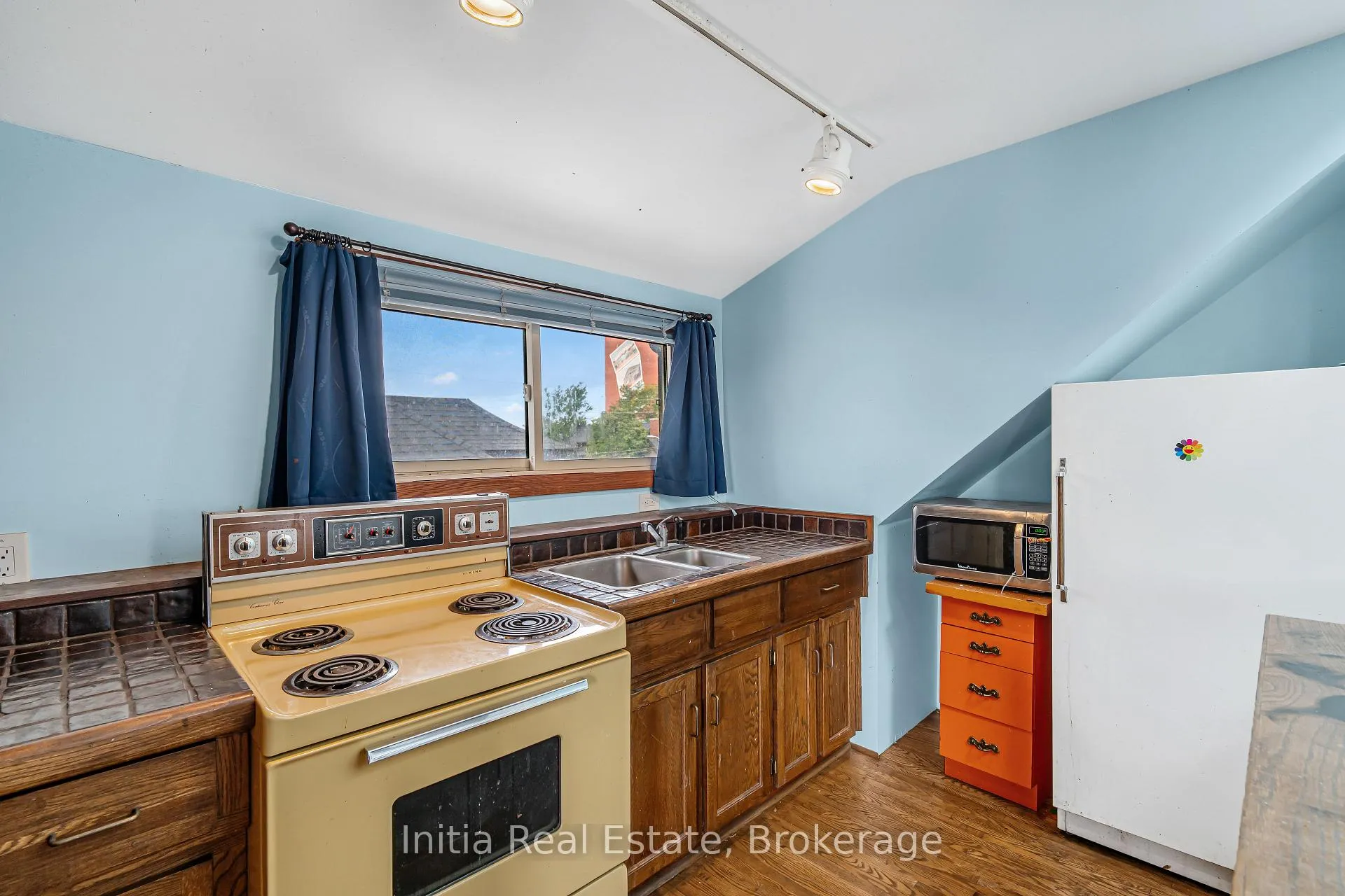 Photo 31 of 79 Giles Boulevard E, Windsor — HOMEH