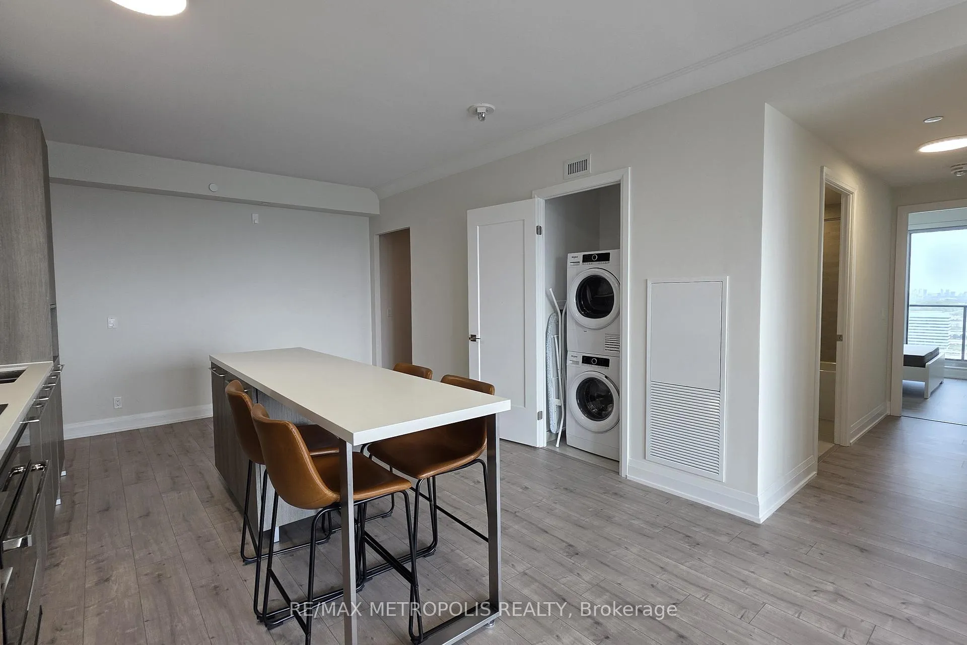 Photo 6 of Unit 3505, 8 Water Walk Drive, Markham, Unionville — HOMEH