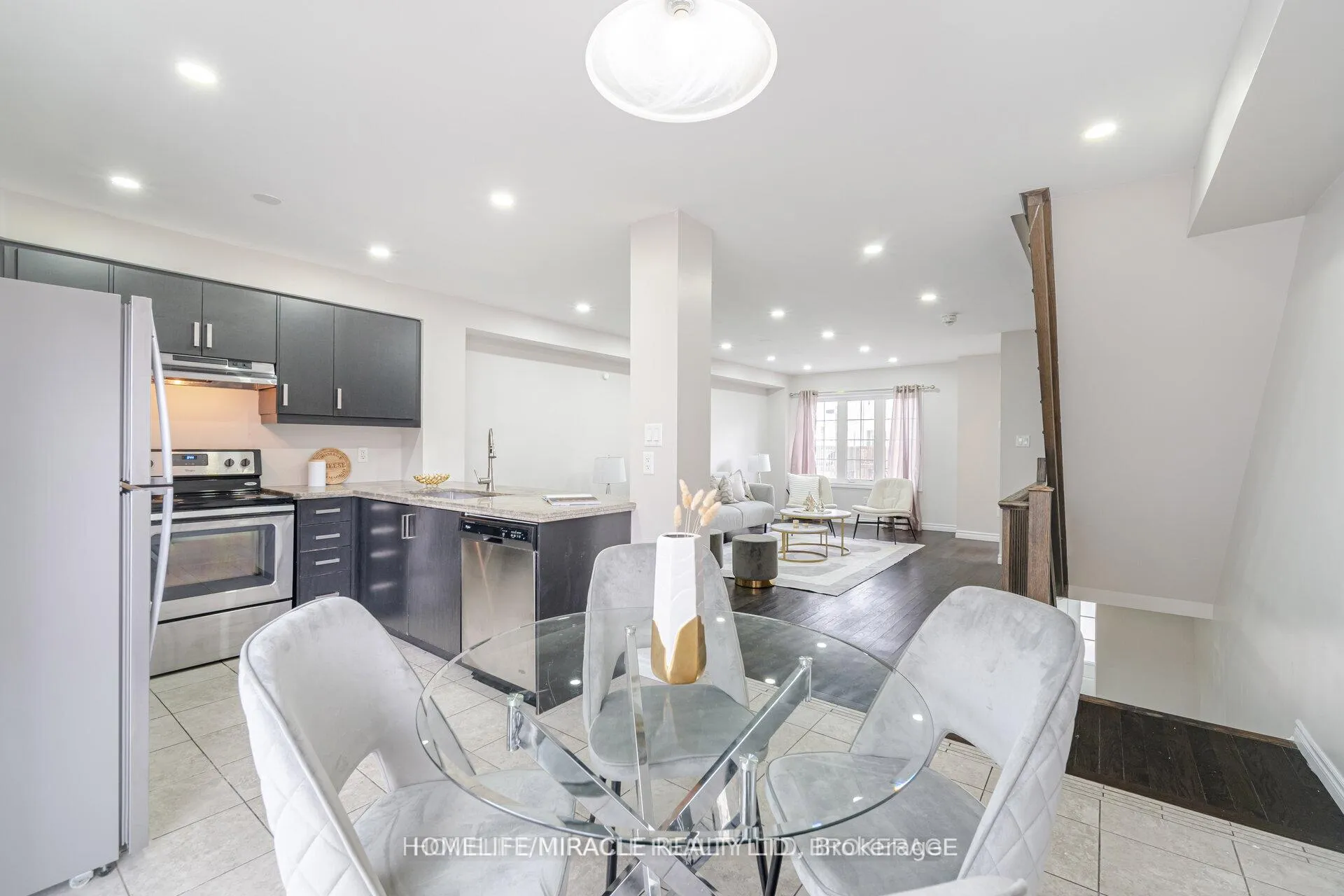 Photo 7 of 18 Kenridge Terrace, Hamilton, Stoney Creek — HOMEH