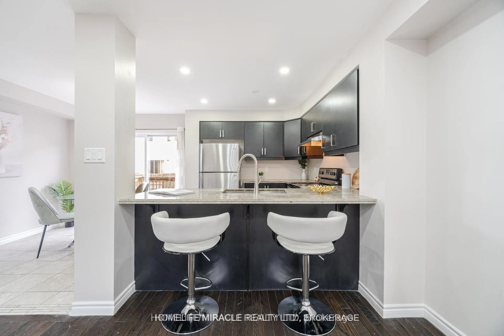 Photo 9 of 18 Kenridge Terrace, Hamilton, Stoney Creek — HOMEH
