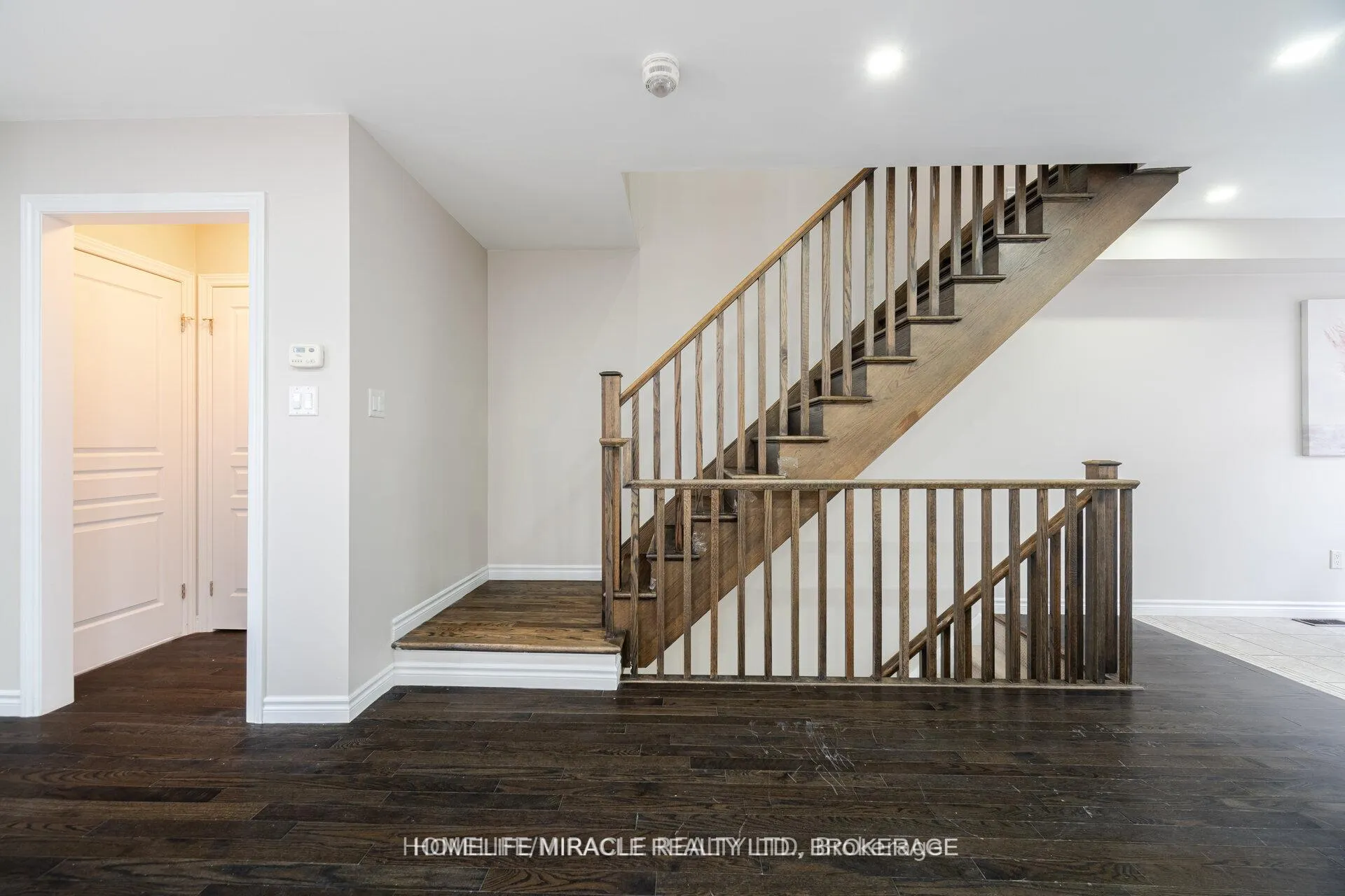 Photo 16 of 18 Kenridge Terrace, Hamilton, Stoney Creek — HOMEH