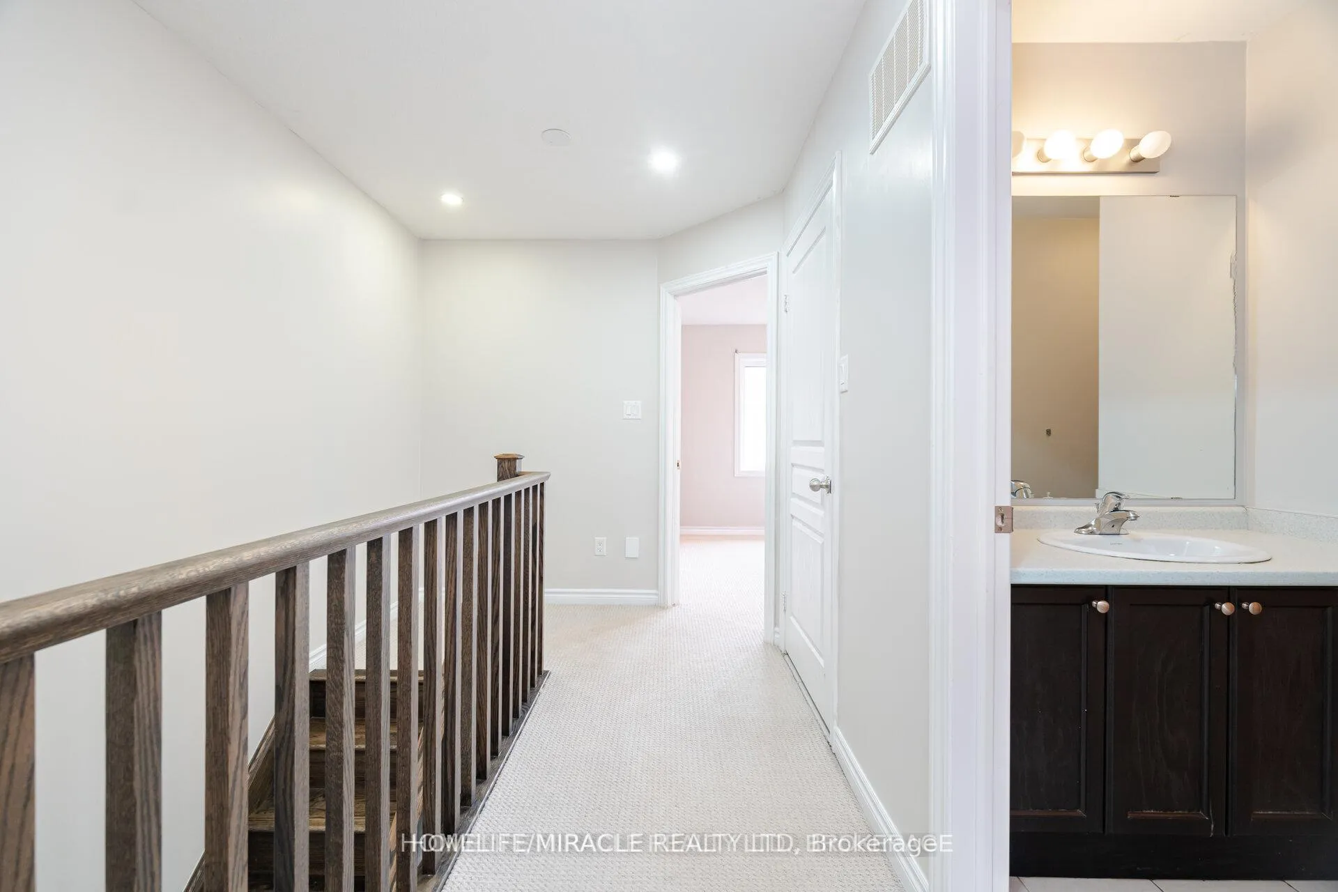 Photo 17 of 18 Kenridge Terrace, Hamilton, Stoney Creek — HOMEH