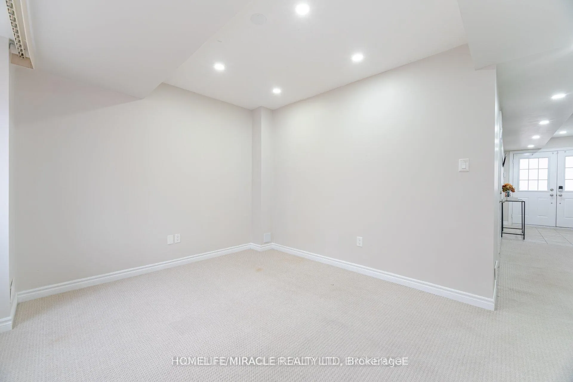 Photo 31 of 18 Kenridge Terrace, Hamilton, Stoney Creek — HOMEH