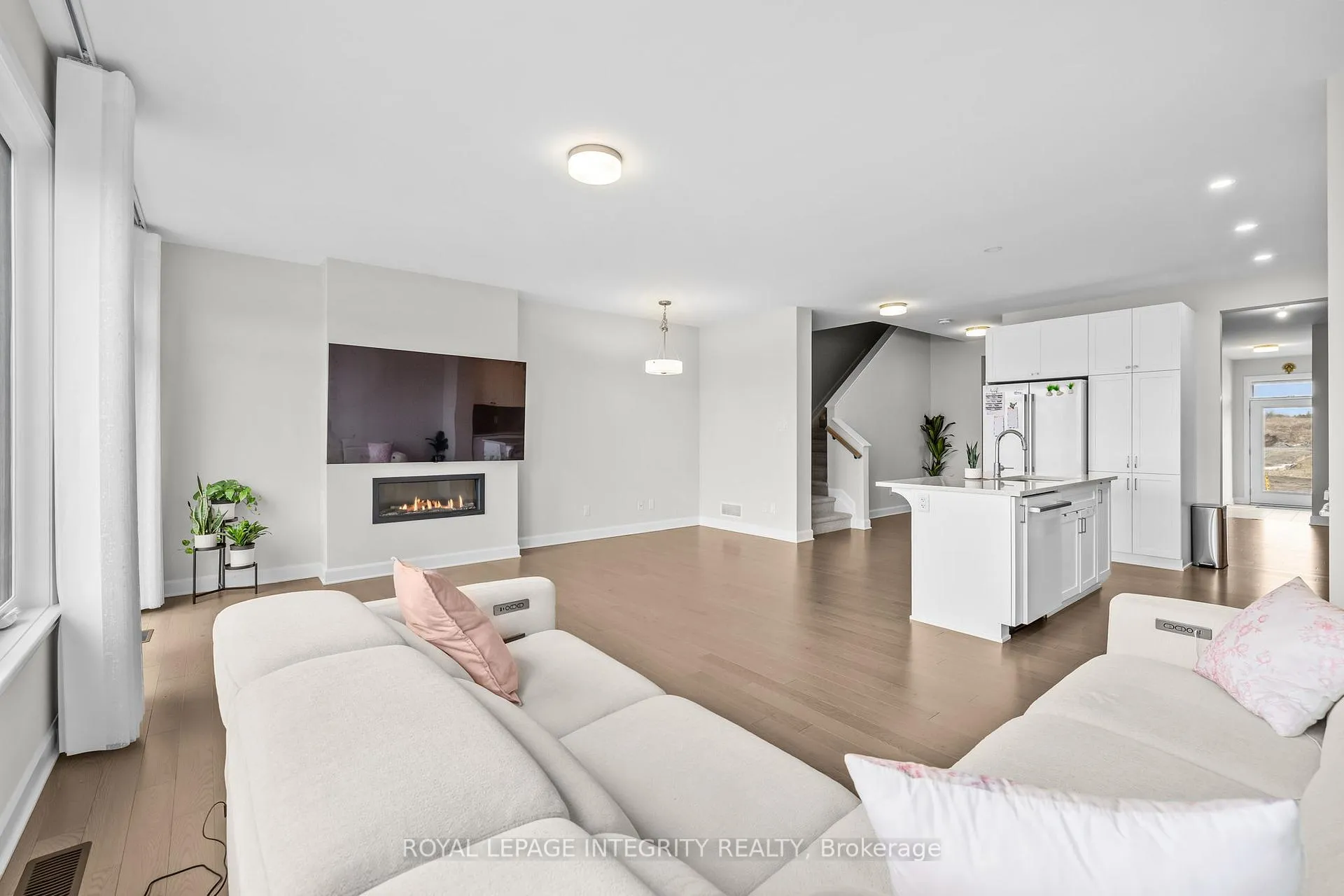 Photo 8 of 1081 Cope Drive, Ottawa, Stittsville (South) — HOMEH