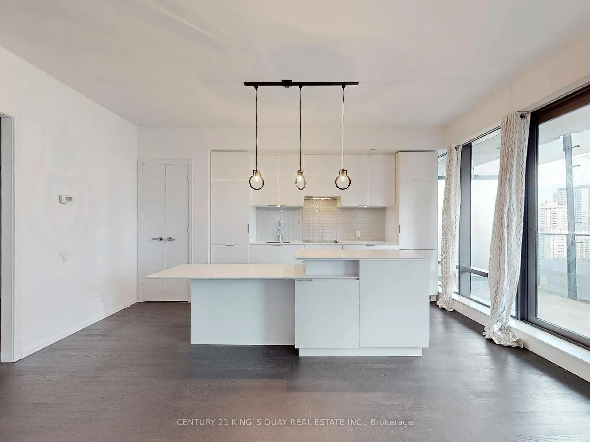 Photo 4 of Unit 1603, 5 St Joseph Street, Toronto, Bay Street Corridor — HOMEH