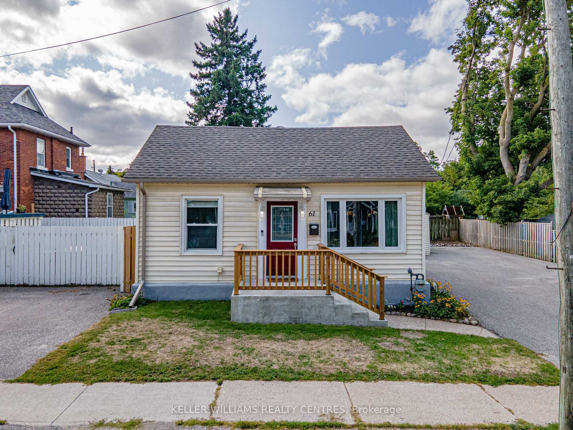 Photo 2 of 61 Victoria Street, Barrie, Sanford — HOMEH