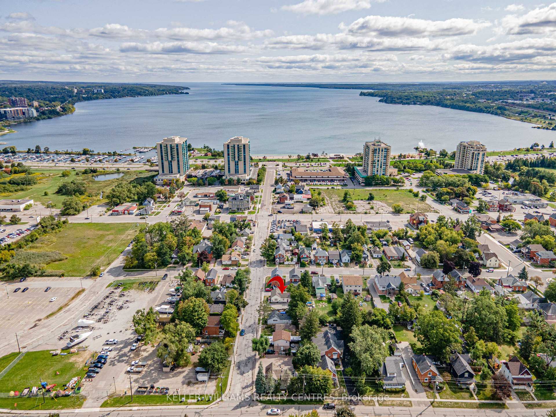 Photo 11 of 61 Victoria Street, Barrie, Sanford — HOMEH