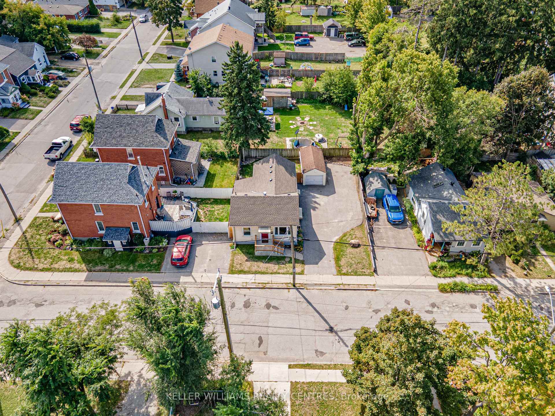 Photo 13 of 61 Victoria Street, Barrie, Sanford — HOMEH