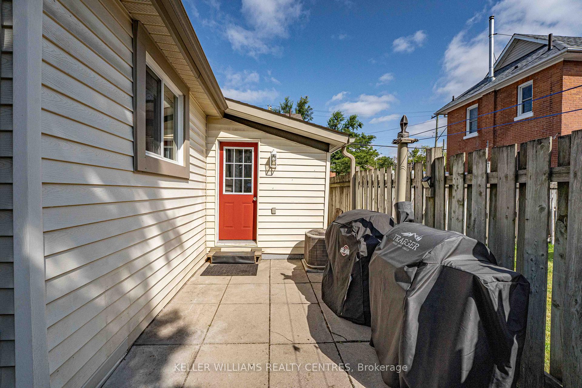 Photo 18 of 61 Victoria Street, Barrie, Sanford — HOMEH