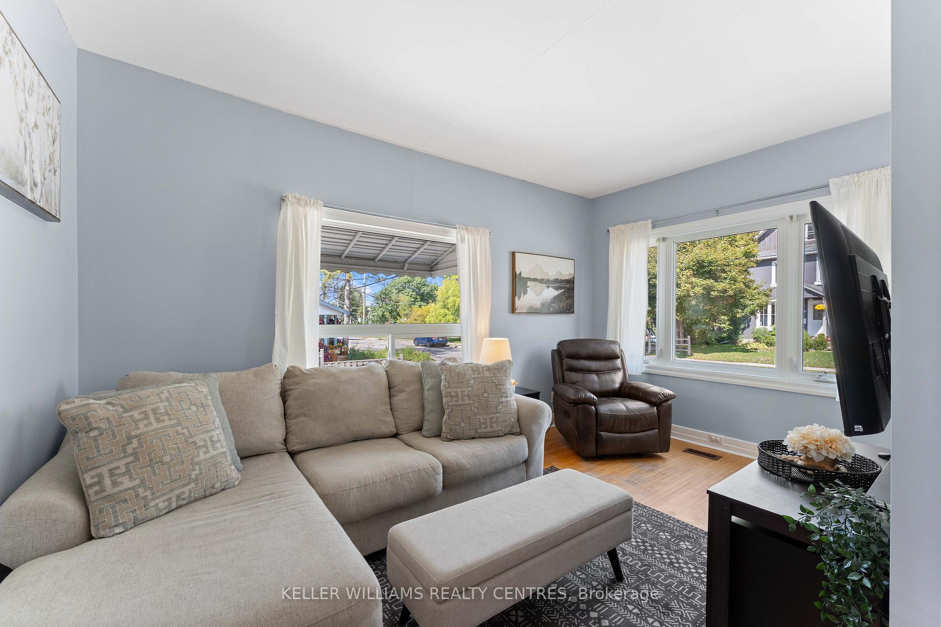 Photo 23 of 61 Victoria Street, Barrie, Sanford — HOMEH