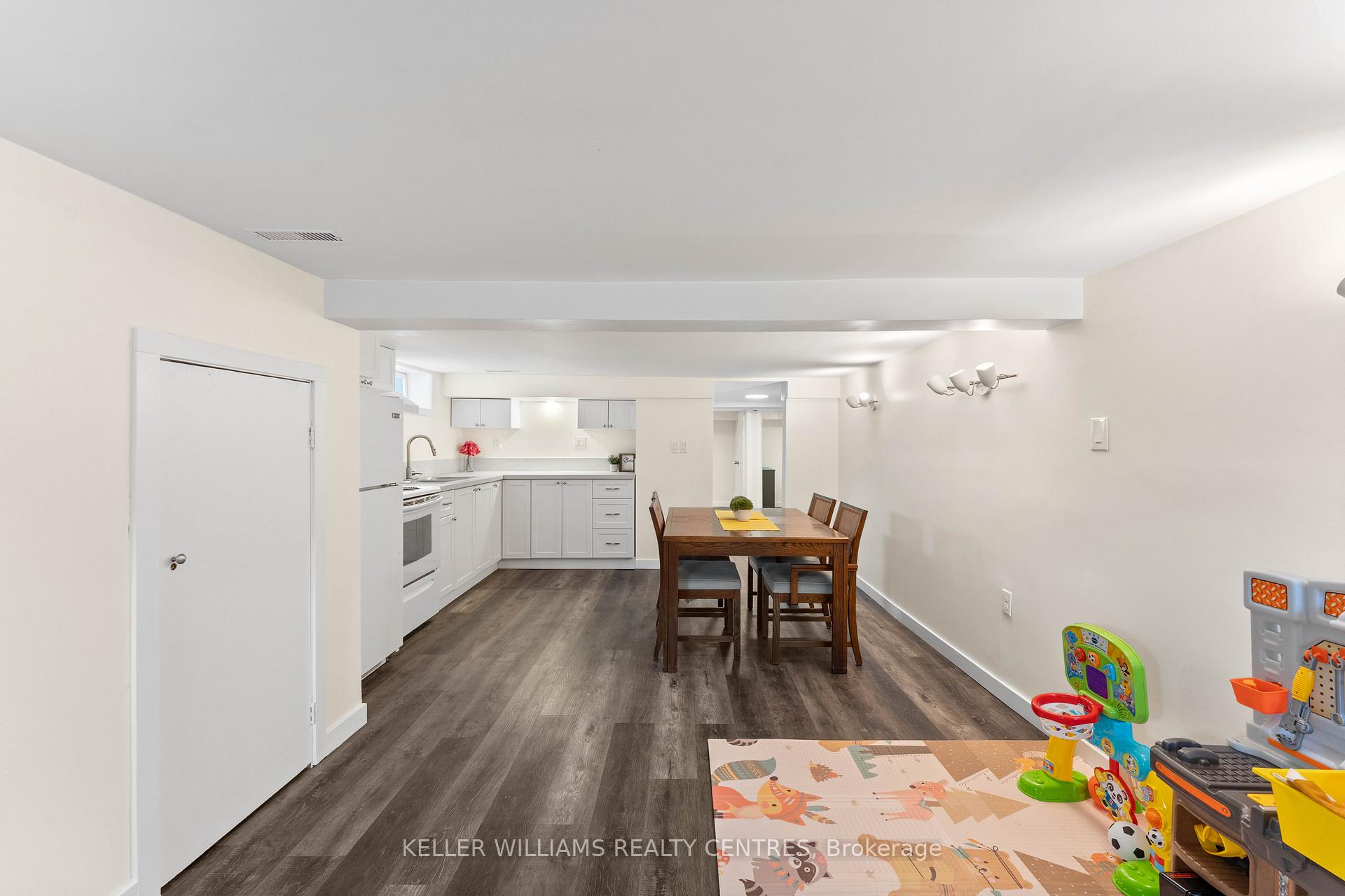 Photo 33 of 61 Victoria Street, Barrie, Sanford — HOMEH