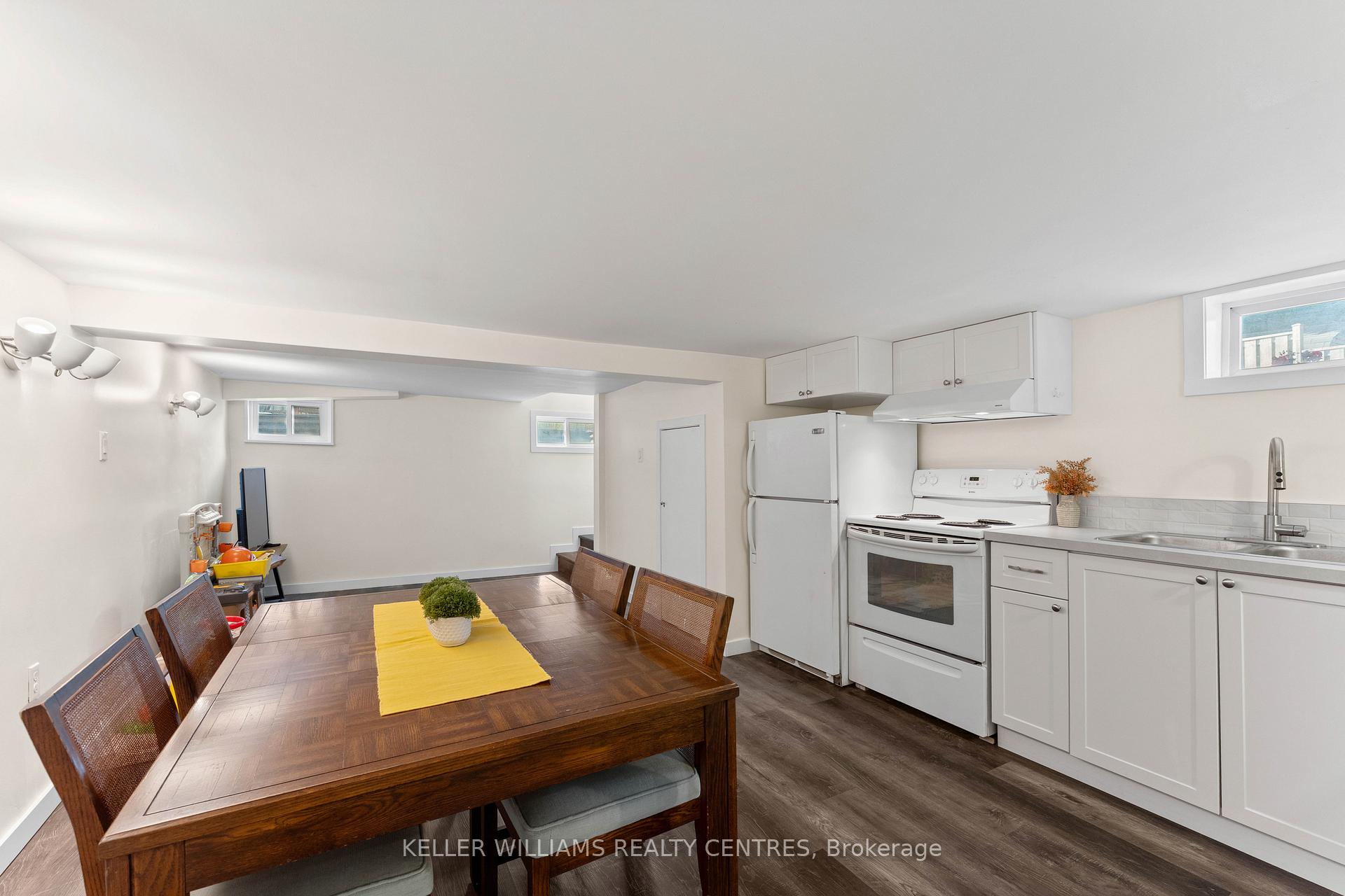Photo 34 of 61 Victoria Street, Barrie, Sanford — HOMEH