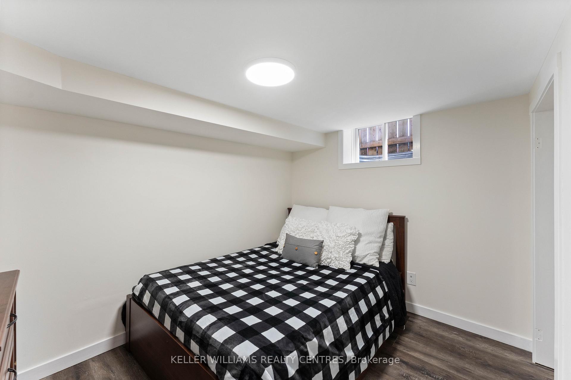 Photo 39 of 61 Victoria Street, Barrie, Sanford — HOMEH