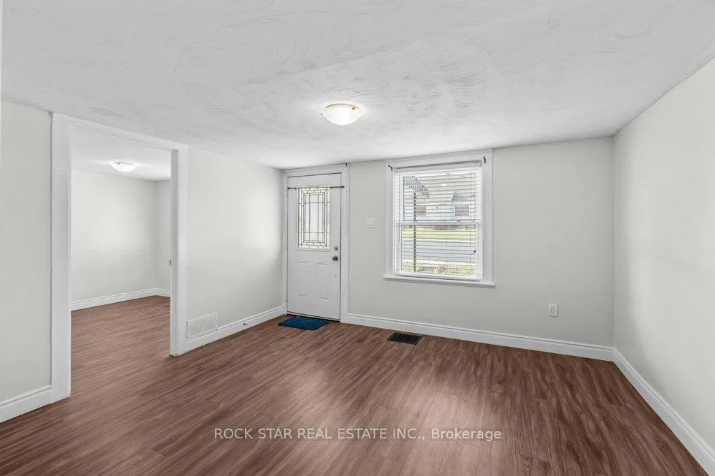 Photo 11 of 937 Garth Street, Hamilton, Westcliffe — HOMEH