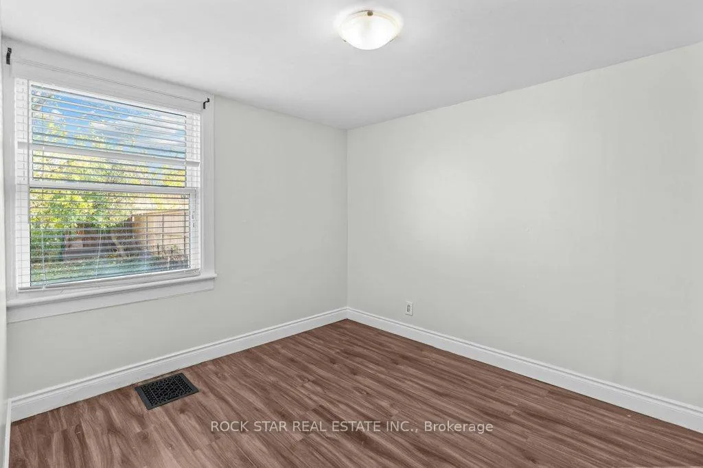 Photo 18 of 937 Garth Street, Hamilton, Westcliffe — HOMEH