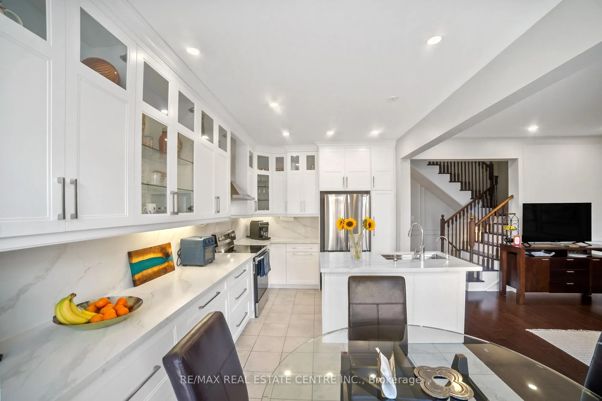 Photo 8 of 1106 Cactus Crescent, Pickering, Rural Pickering — HOMEH