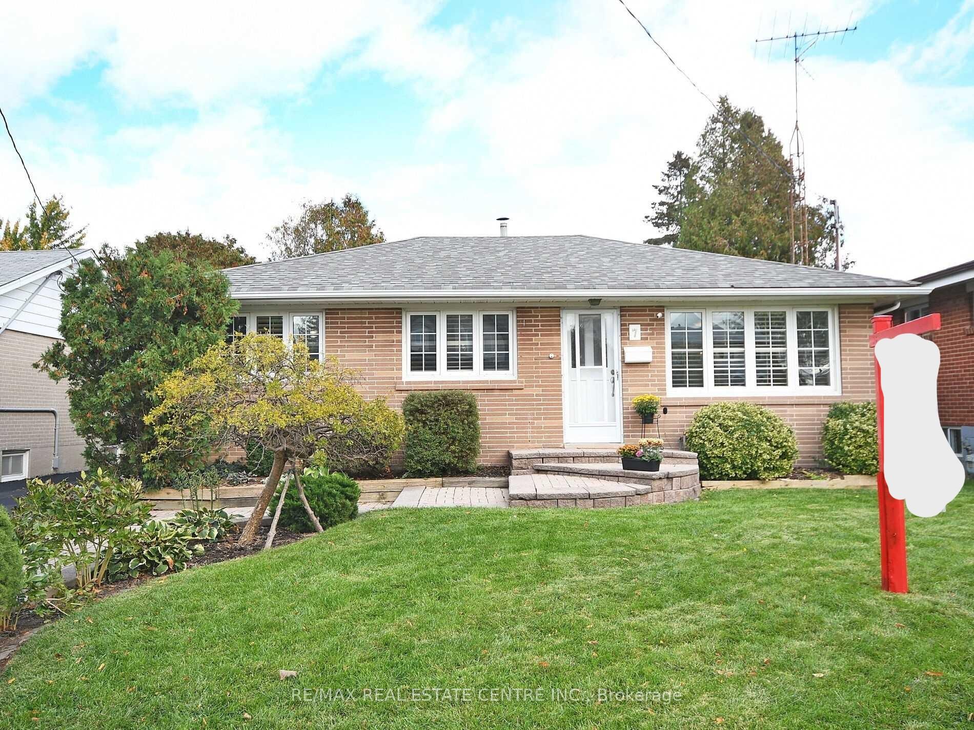 Photo 1 of 7 Lesbury Avenue, Brampton, Brampton East — HOMEH