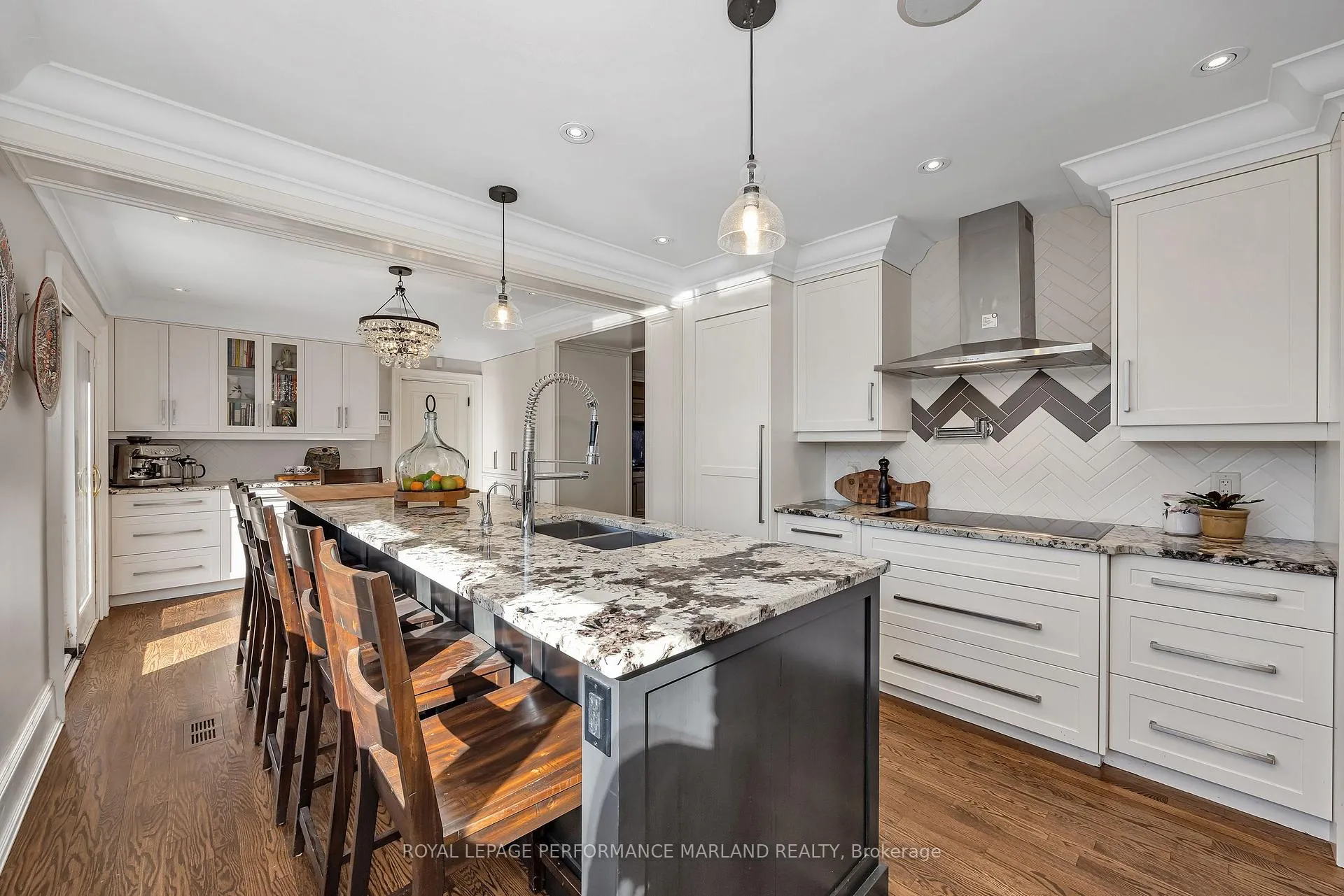 Photo 10 of 1954 Lenester Avenue, Ottawa, McKellar Heights/Glabar Park — HOMEH
