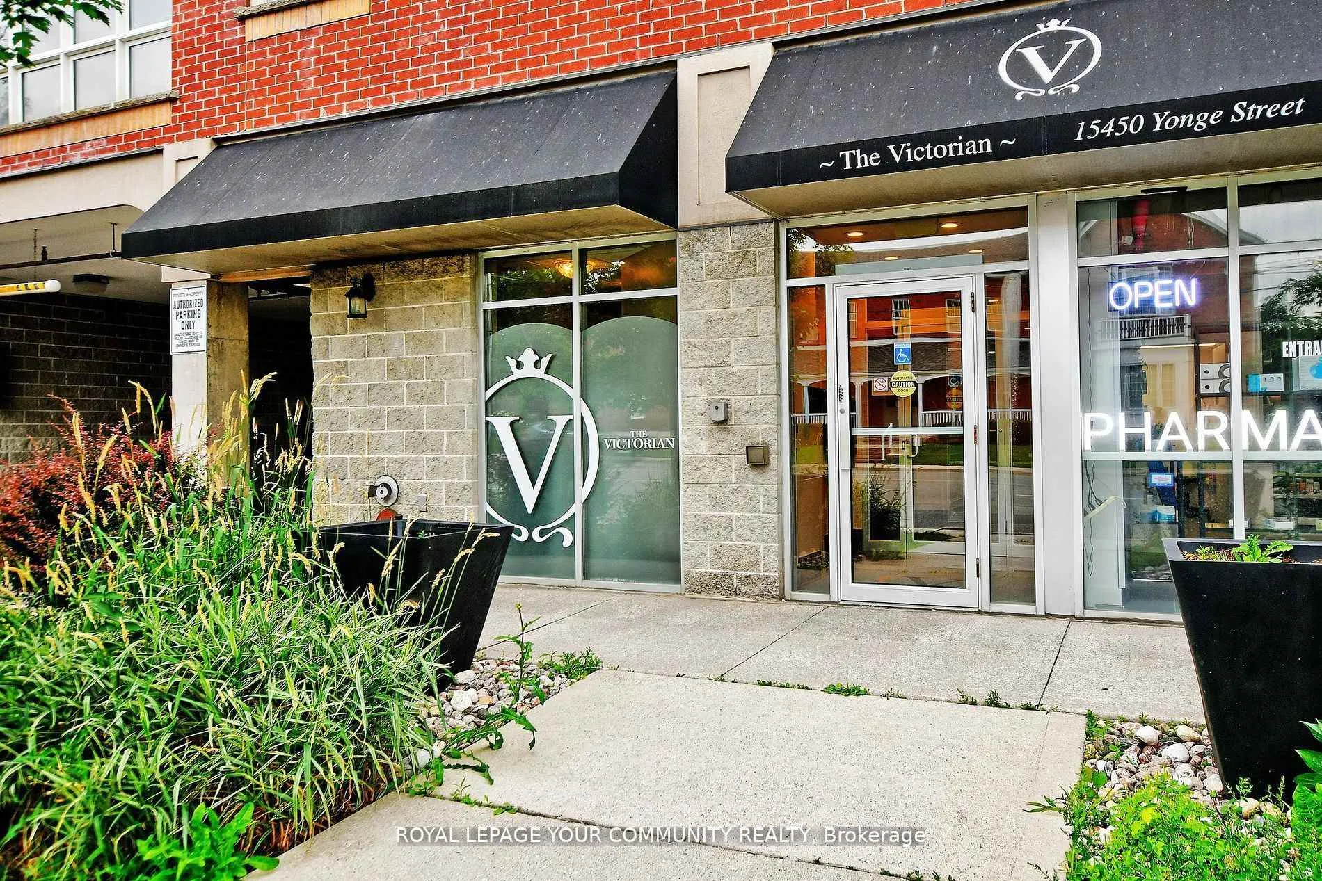 Photo 4 of Unit 306, 15450 Yonge Street, Aurora, Aurora Heights — HOMEH