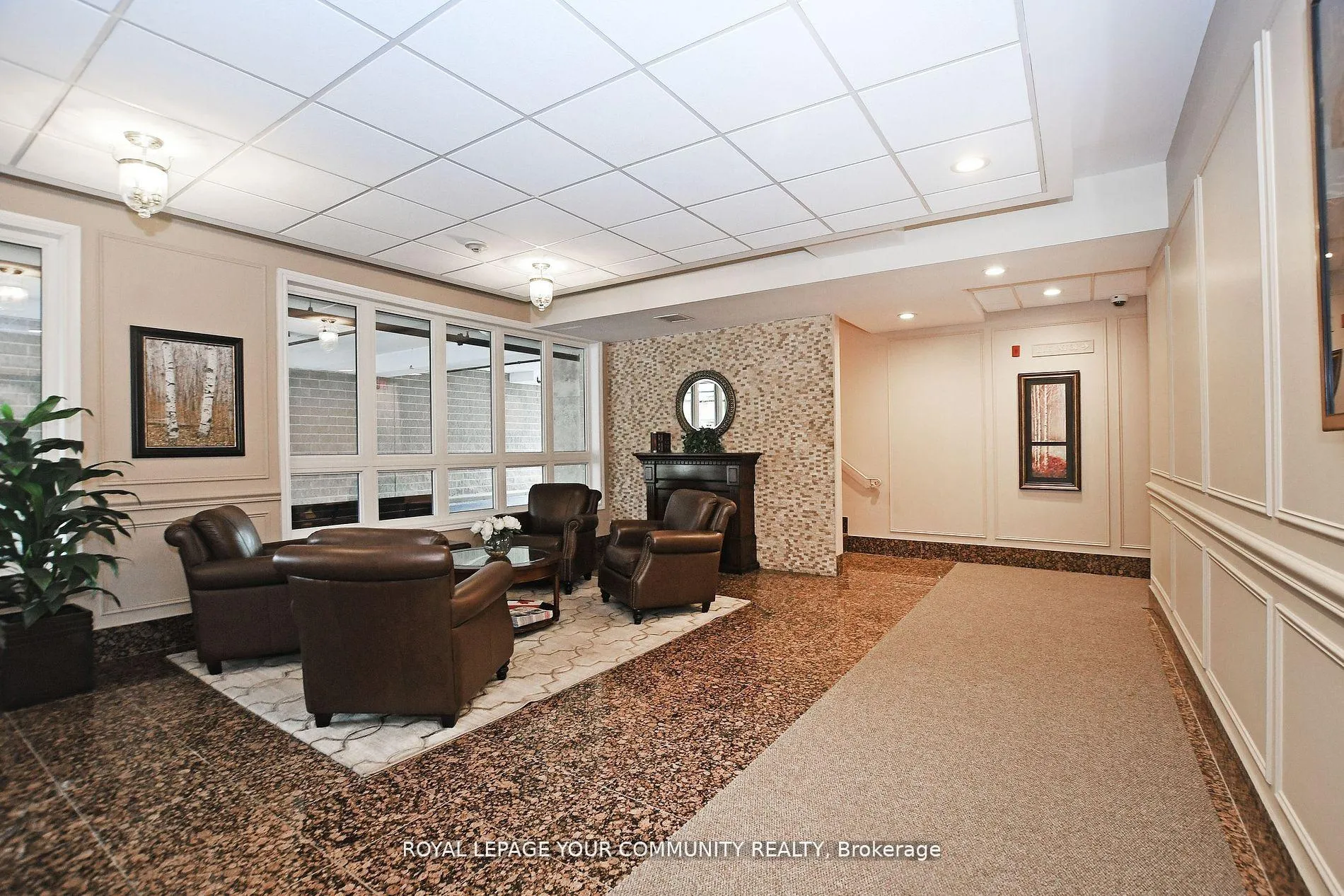 Photo 6 of Unit 306, 15450 Yonge Street, Aurora, Aurora Heights — HOMEH
