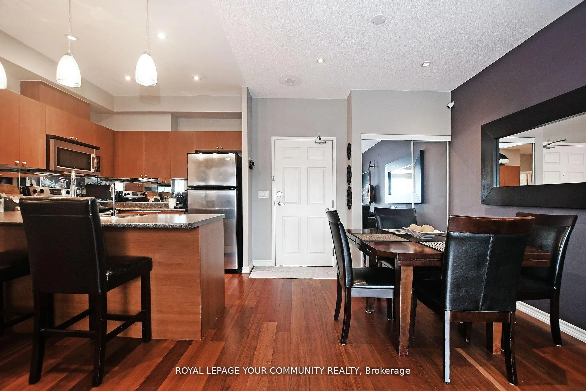 Photo 7 of Unit 306, 15450 Yonge Street, Aurora, Aurora Heights — HOMEH