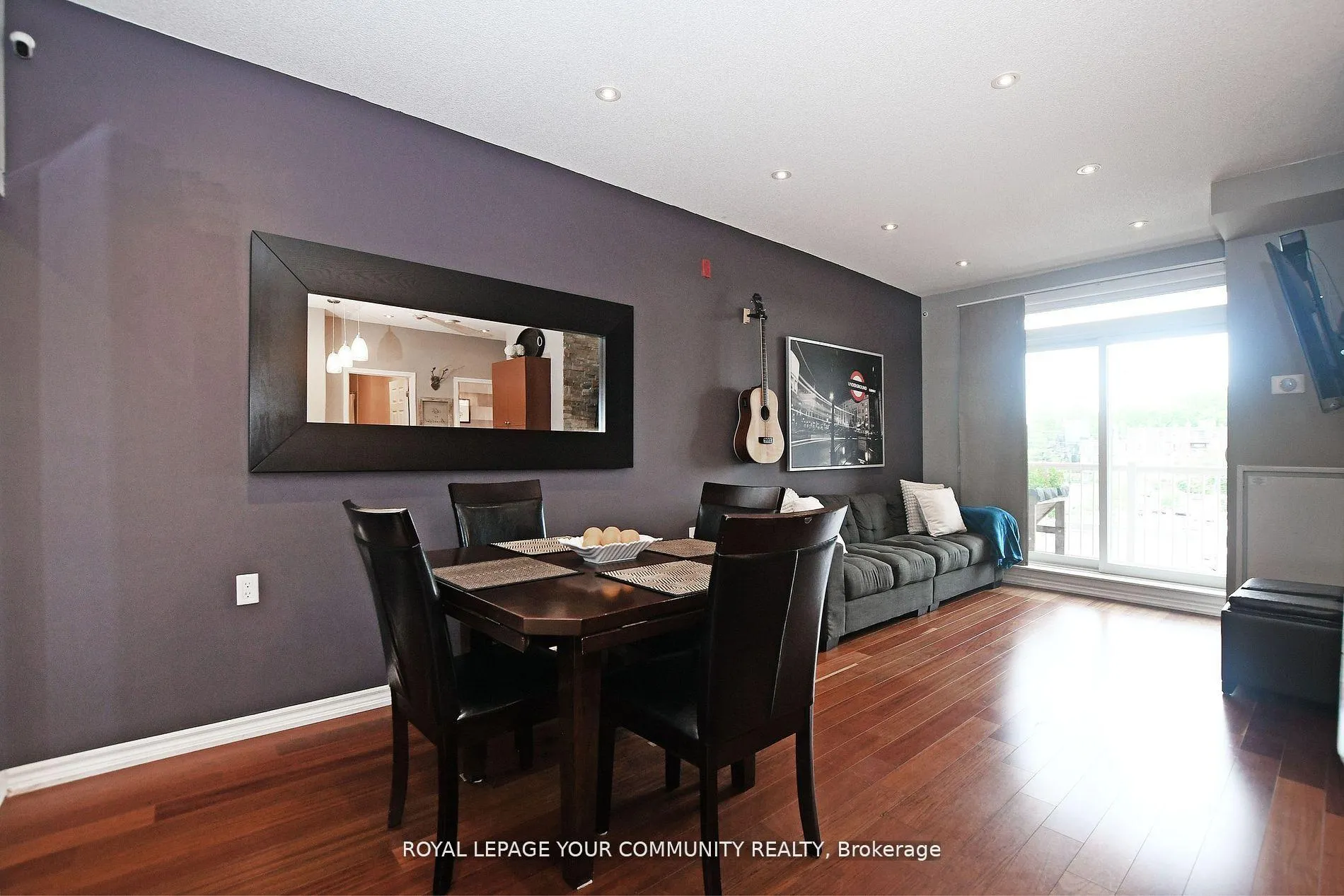 Photo 8 of Unit 306, 15450 Yonge Street, Aurora, Aurora Heights — HOMEH