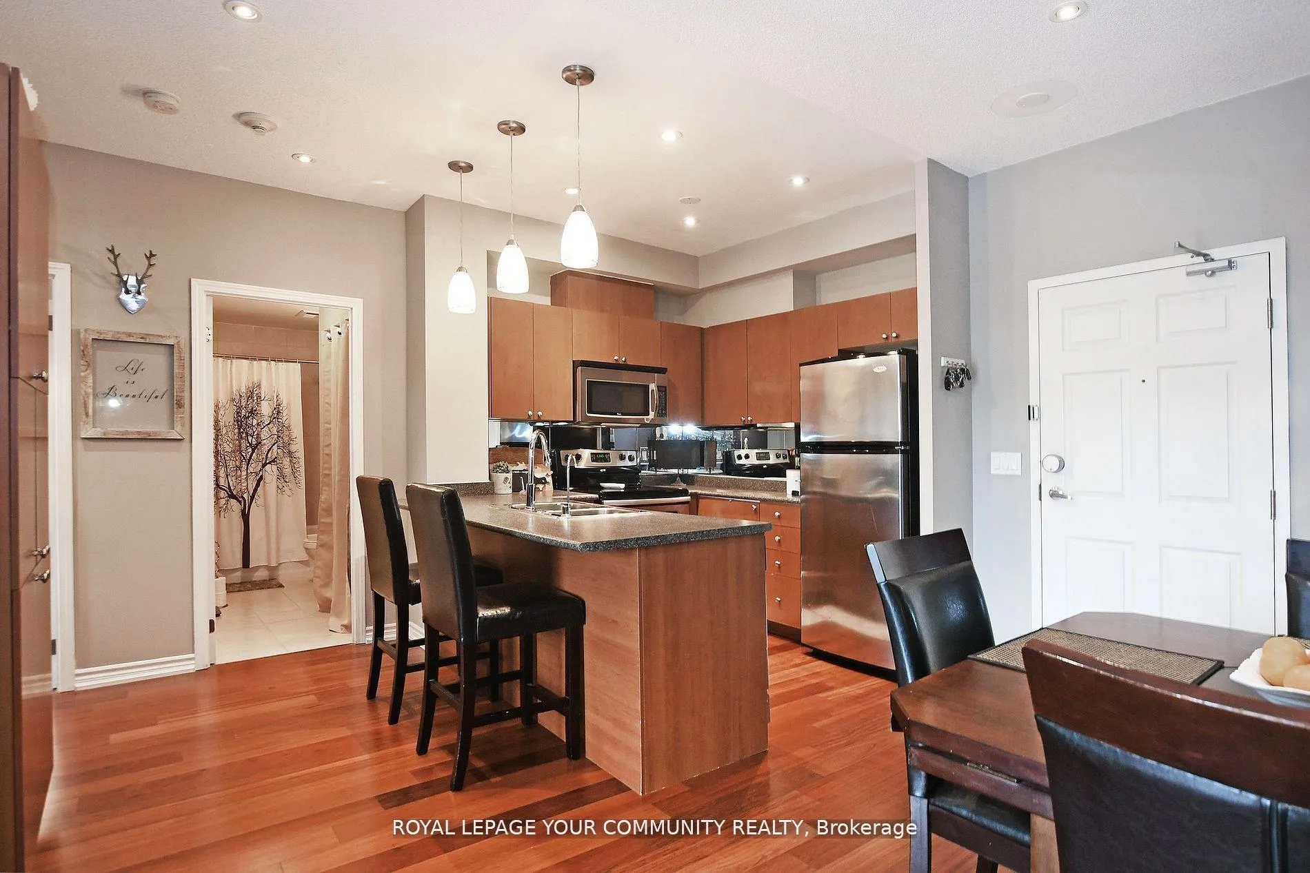 Photo 13 of Unit 306, 15450 Yonge Street, Aurora, Aurora Heights — HOMEH