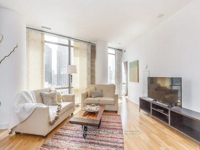 Photo 5 of Unit 1908, 832 Bay Street, Toronto, Bay Street Corridor — HOMEH