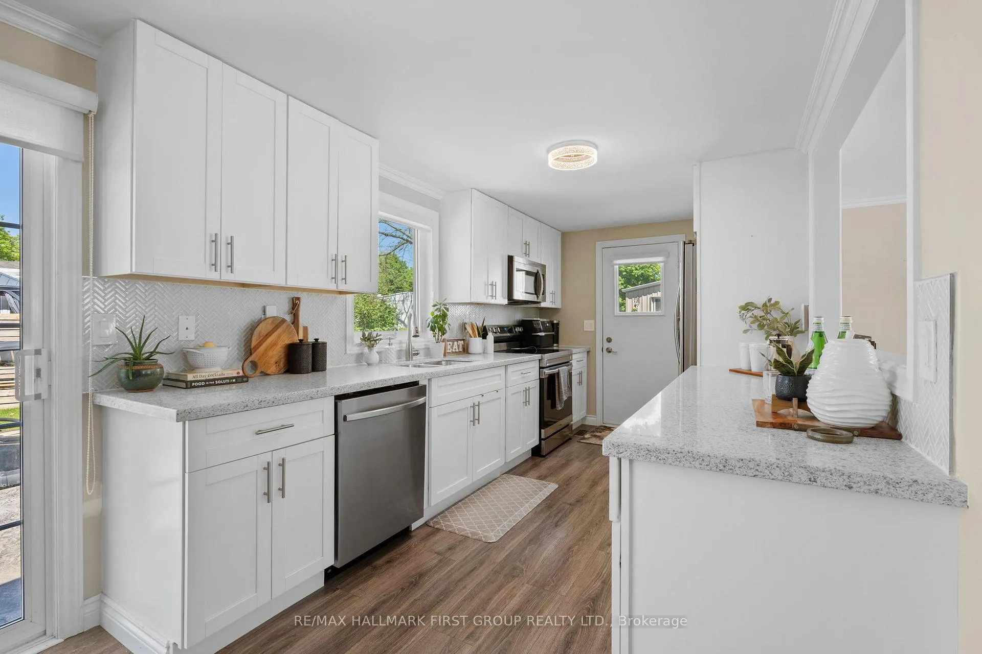 Photo 11 of 8 Kawartha Road, Clarington, Newcastle — HOMEH