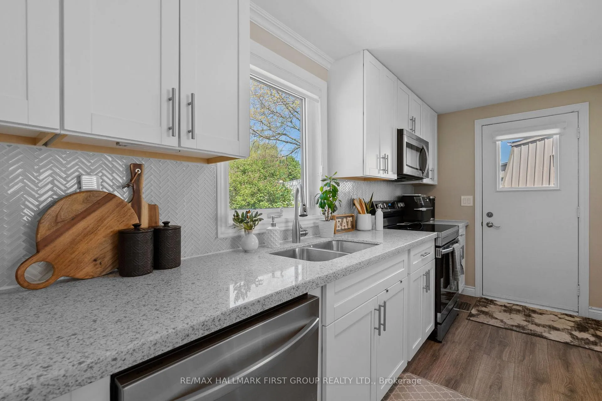Photo 14 of 8 Kawartha Road, Clarington, Newcastle — HOMEH