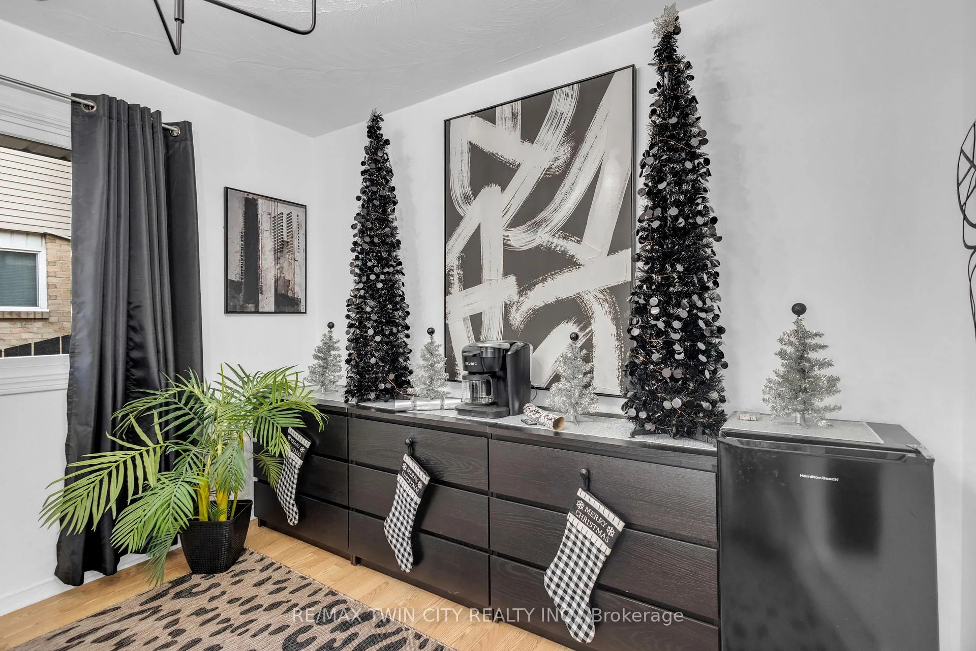 Photo 5 of 67 West Acres Crescent, Kitchener — HOMEH