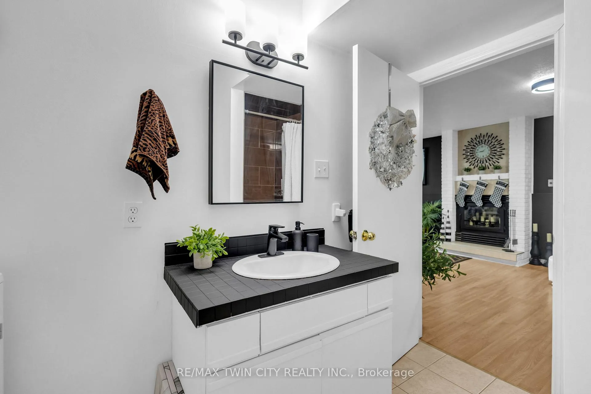 Photo 16 of 67 West Acres Crescent, Kitchener — HOMEH