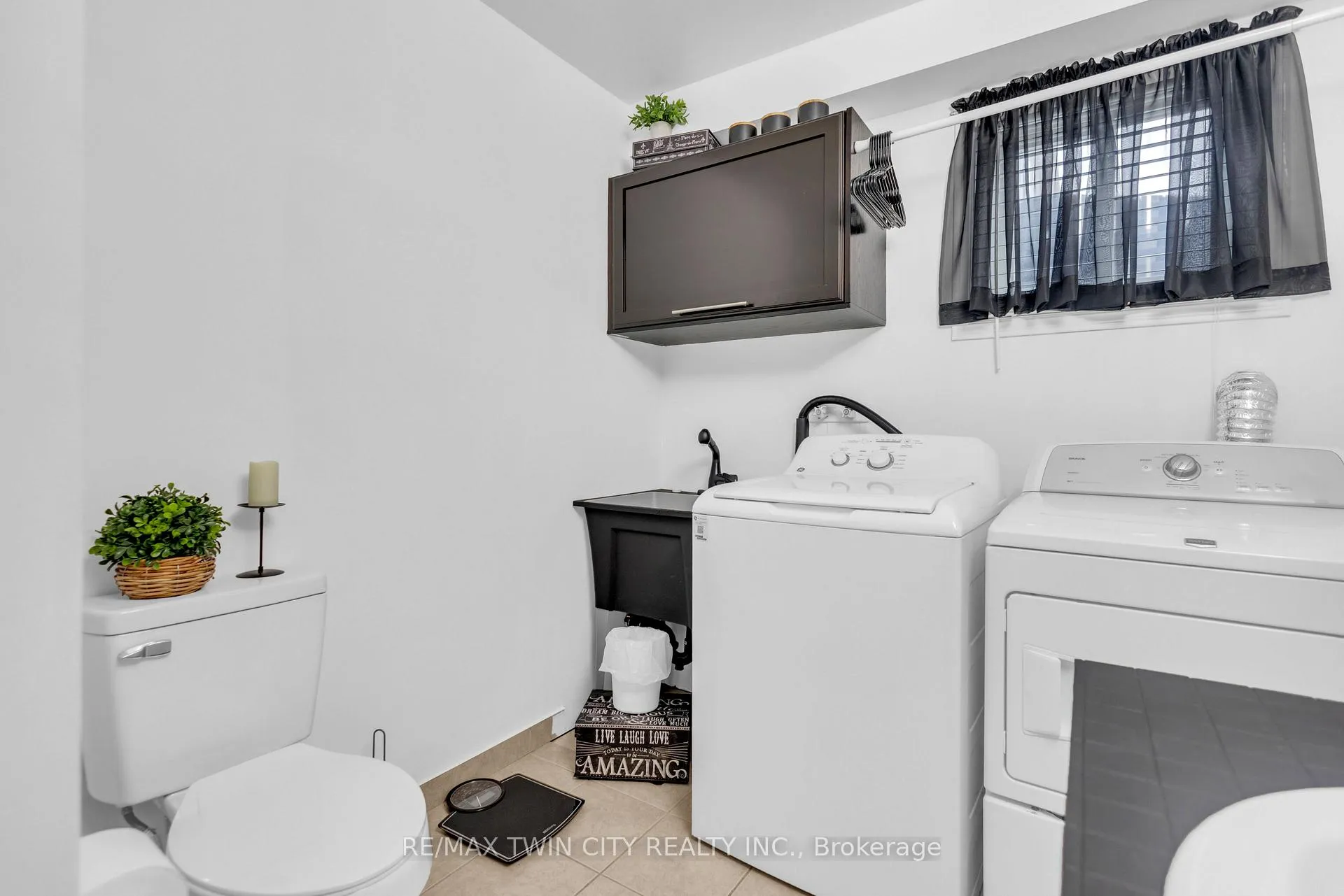 Photo 17 of 67 West Acres Crescent, Kitchener — HOMEH