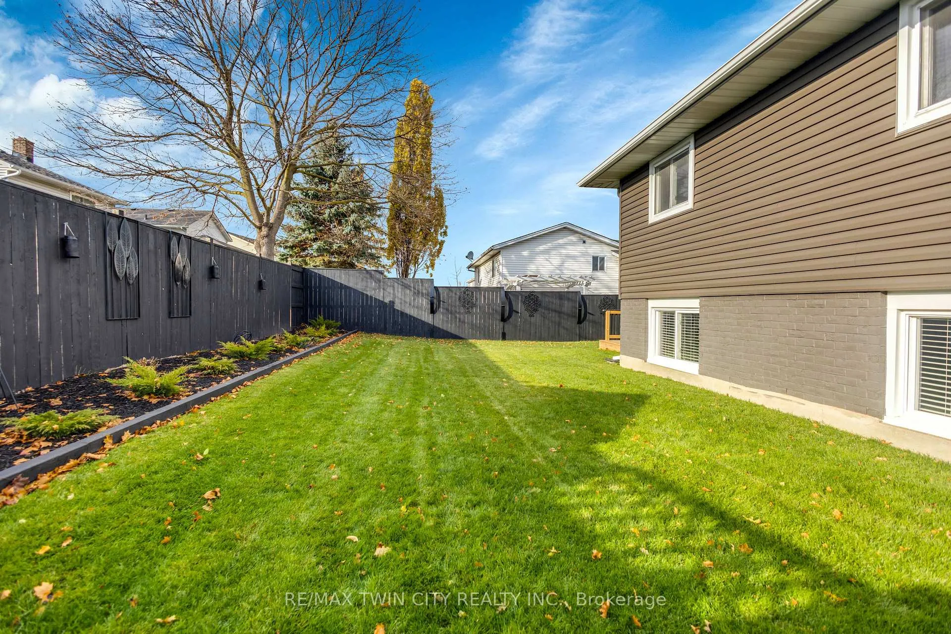 Photo 36 of 67 West Acres Crescent, Kitchener — HOMEH