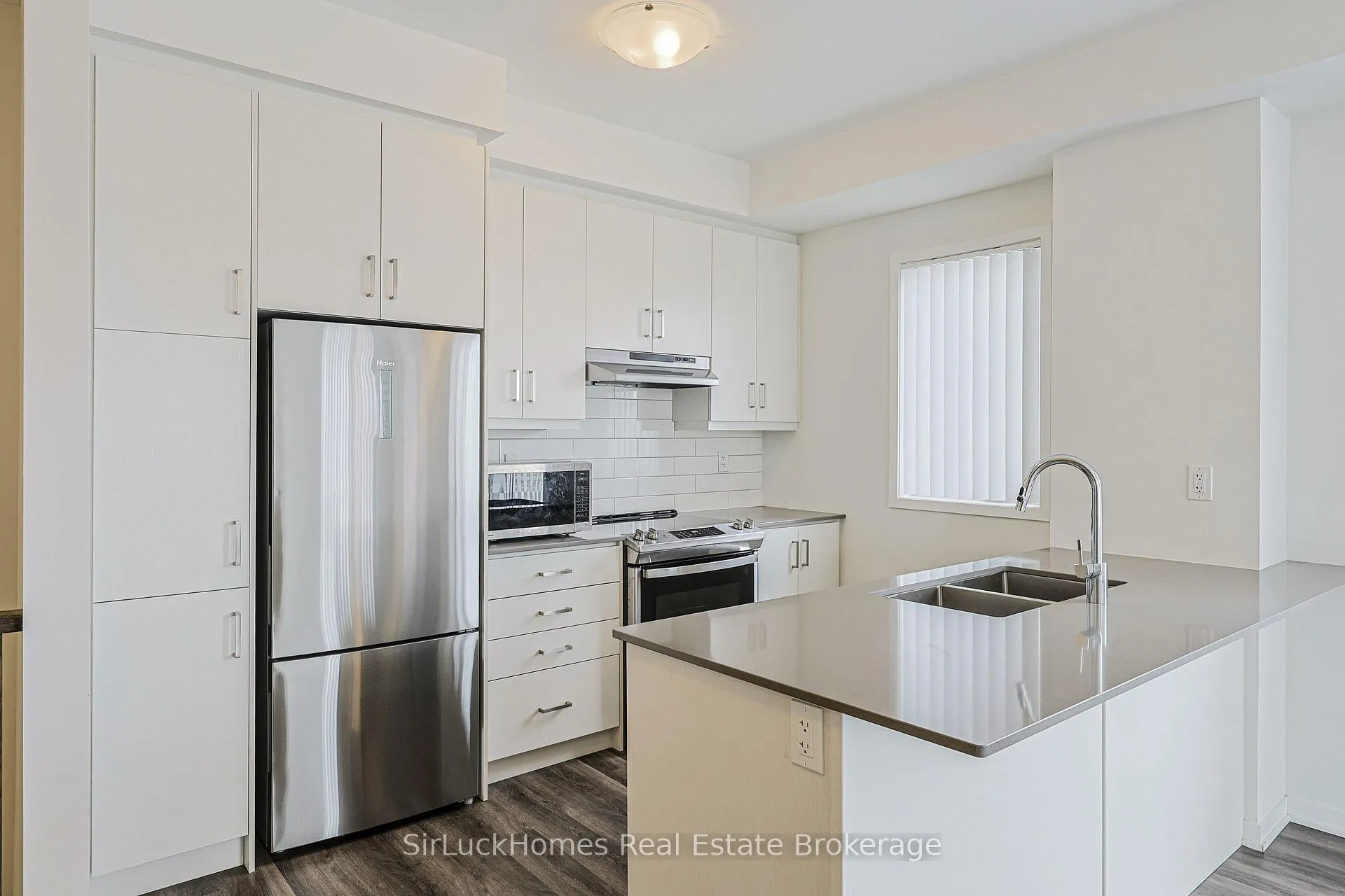 Photo 14 of Unit 342, 100 Honeycrisp Crescent, Vaughan, Vaughan Corporate Centre — HOMEH