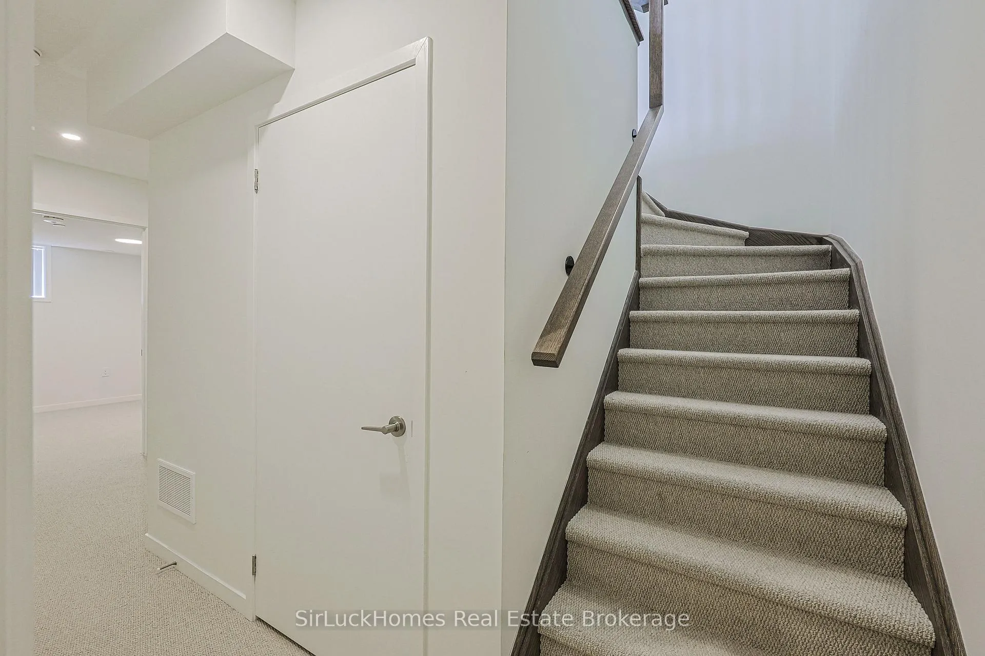 Photo 18 of Unit 342, 100 Honeycrisp Crescent, Vaughan, Vaughan Corporate Centre — HOMEH