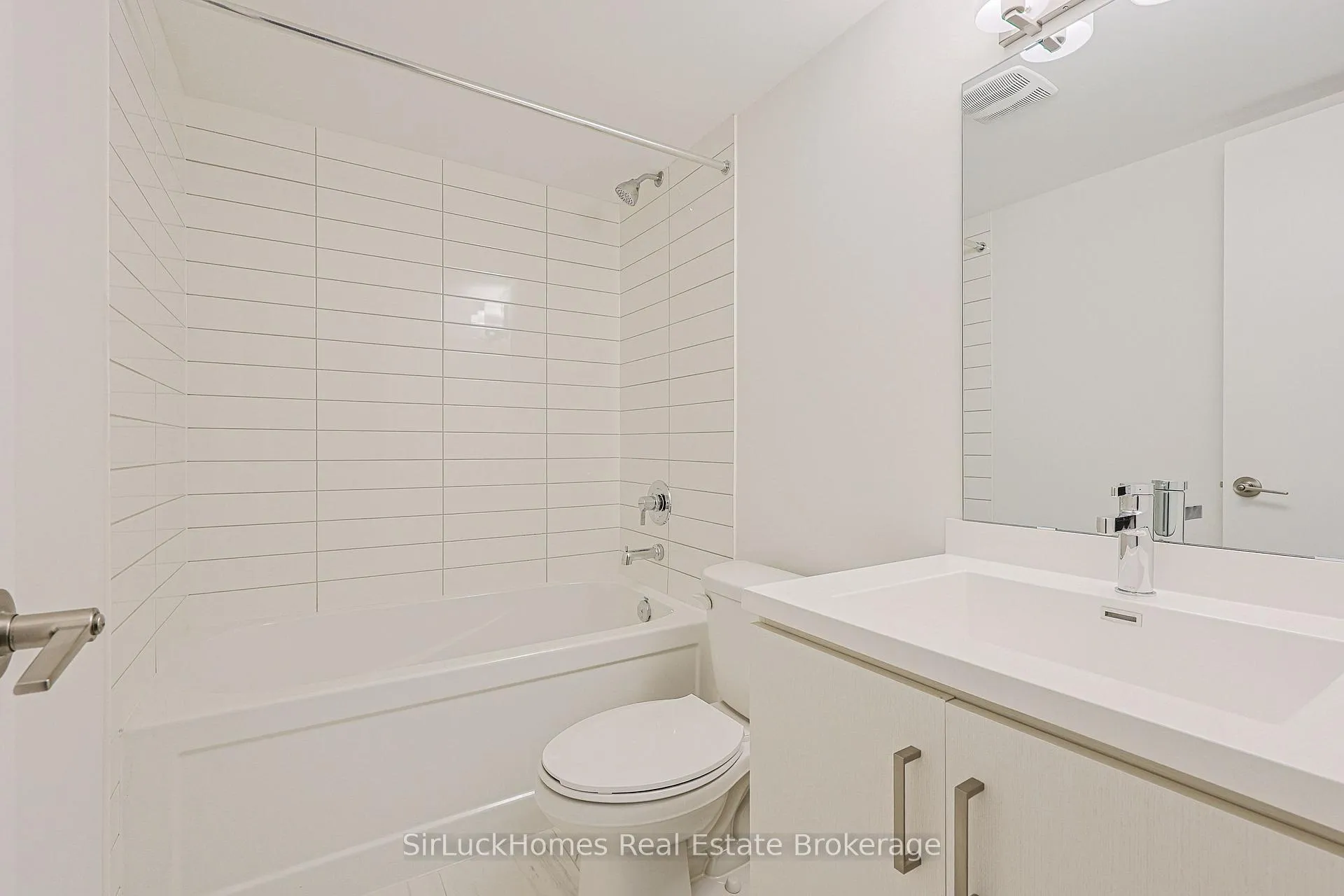 Photo 19 of Unit 342, 100 Honeycrisp Crescent, Vaughan, Vaughan Corporate Centre — HOMEH