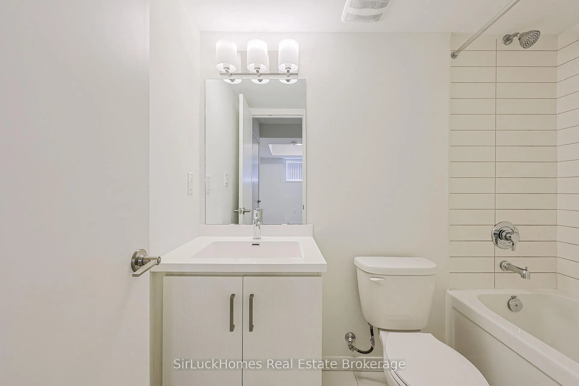 Photo 27 of Unit 342, 100 Honeycrisp Crescent, Vaughan, Vaughan Corporate Centre — HOMEH