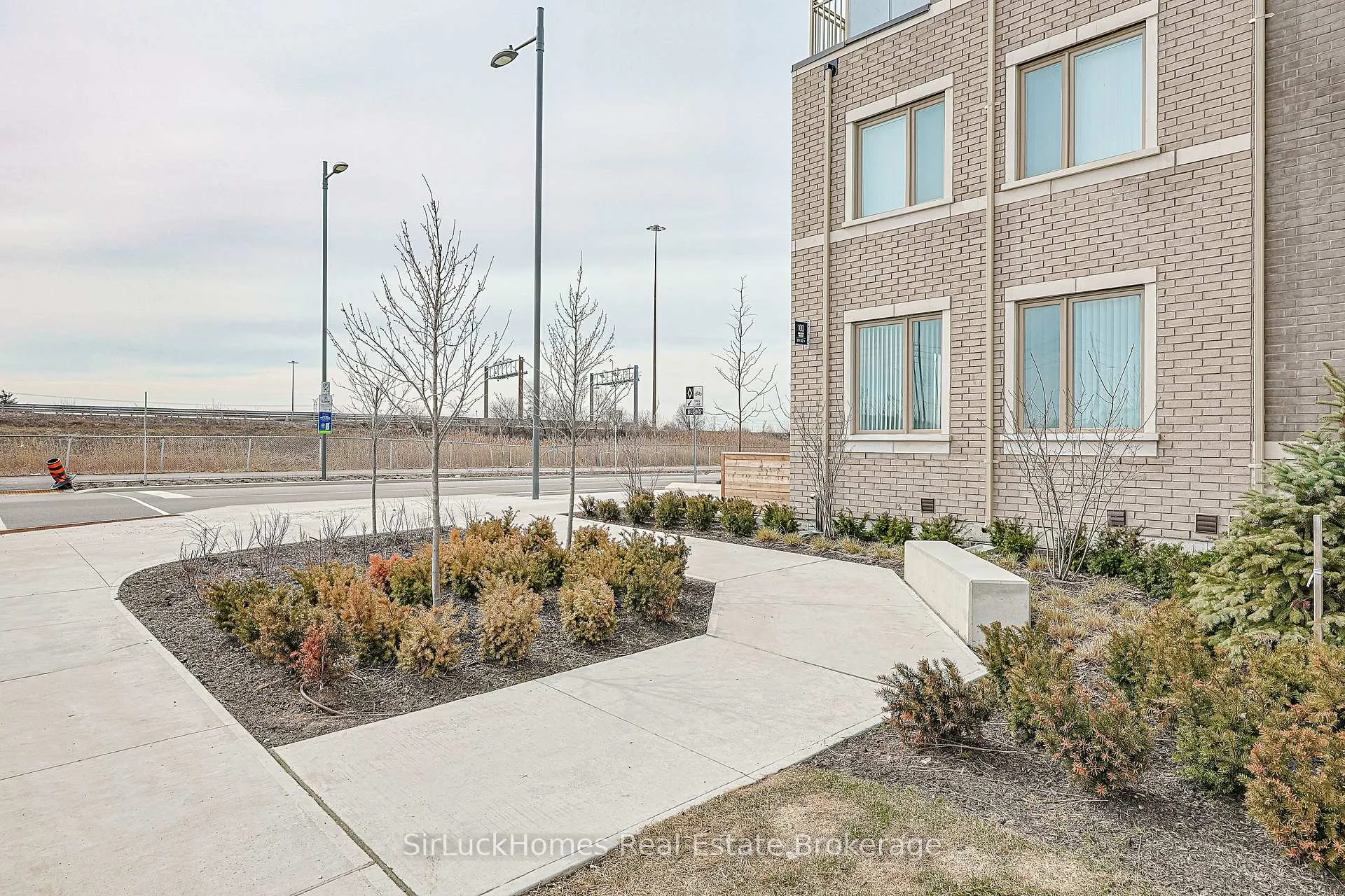Photo 29 of Unit 342, 100 Honeycrisp Crescent, Vaughan, Vaughan Corporate Centre — HOMEH