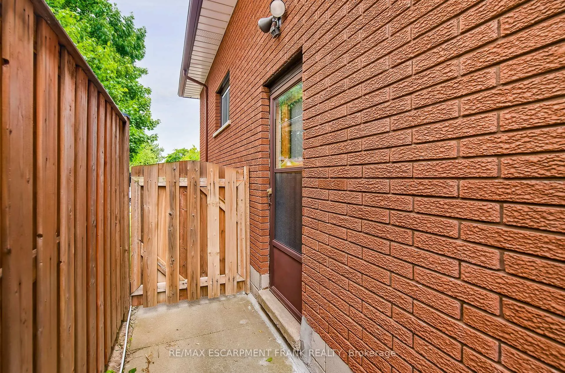 Photo 42 of 75 President Drive, Hamilton, Fruitland — HOMEH