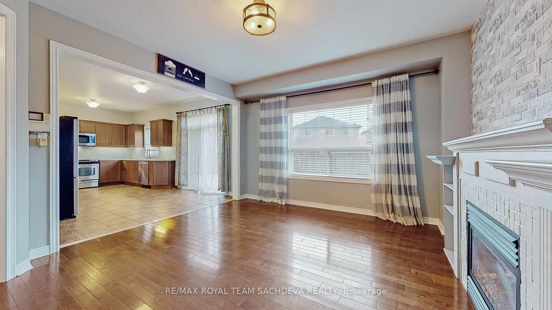 Photo 7 of Unit Upper, 10 Pears Court, Clarington, Courtice — HOMEH